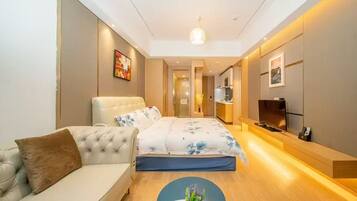 Classic Double Room, Balcony, City View | Desk, laptop workspace, blackout drapes, soundproofing