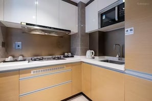 Suite familiare | Cucina privata | Mini-frigorifero, microonde, piano cottura