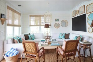 Smart TV - Lazy Dayz Villa # 6 at Abacos (Elbow cay)