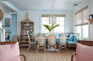 Dining - Lazy Dayz Villa # 6 at Abacos (Elbow cay)