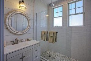 Shower, bidet, towels