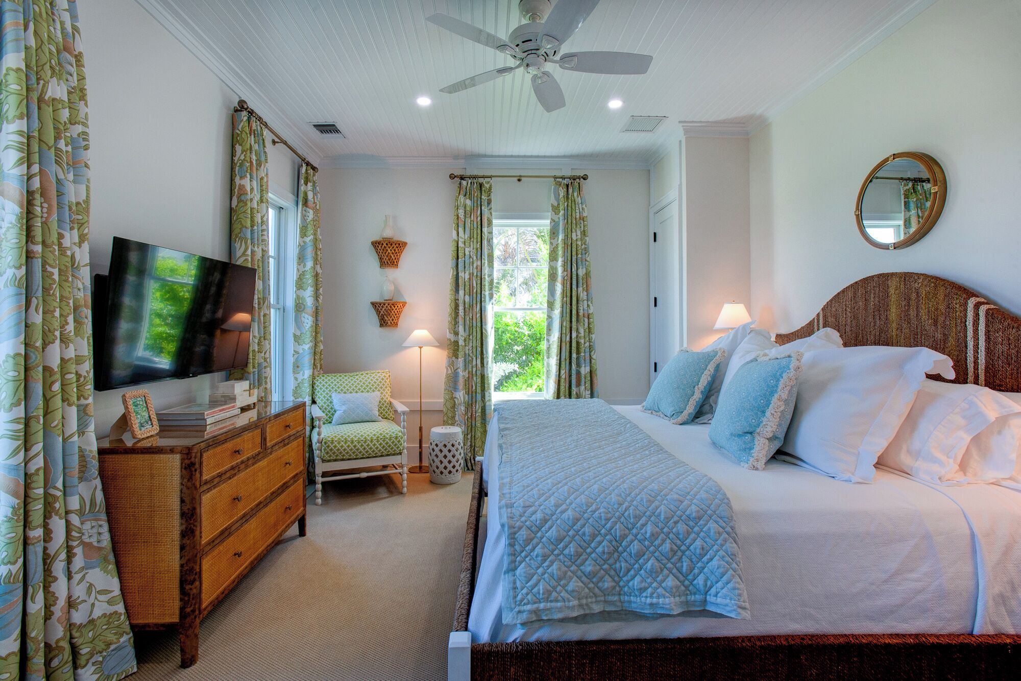 3 bedrooms, WiFi (free), bed sheets