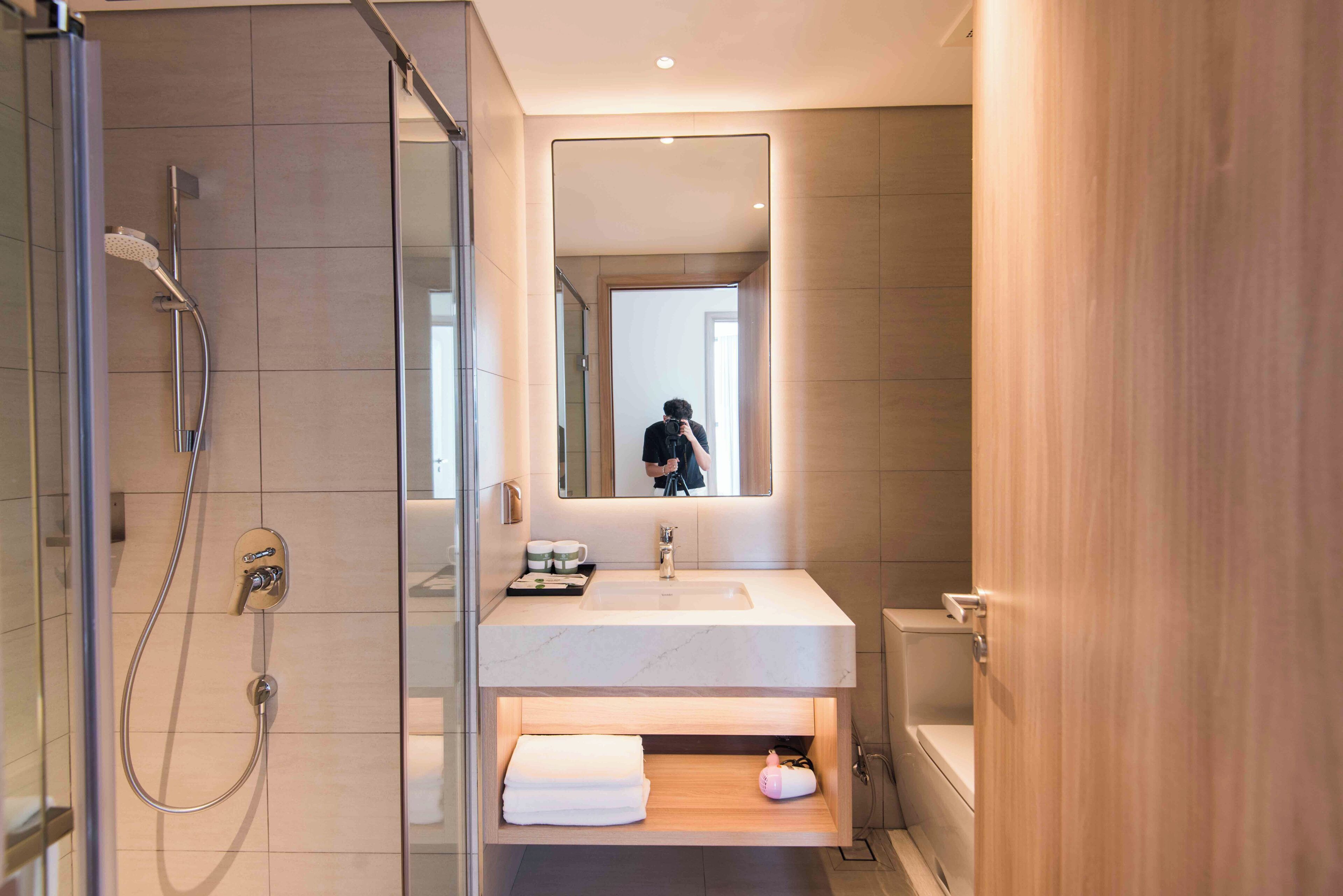 Shower, jetted tub, hair dryer, bidet
