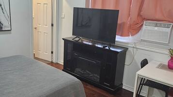 1 bedroom, iron/ironing board, Internet