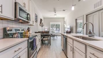 Condo, 1 Bedroom, Accessible, Smoking | Interior