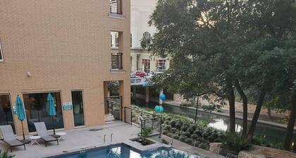 Riverwalk Luxury Haven Pool Free Parking