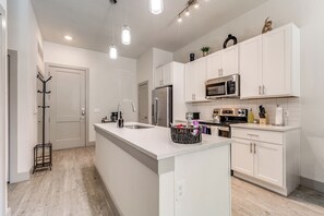 Interior - Riverwalk Luxury Haven Pool Free Parking (San Antonio)