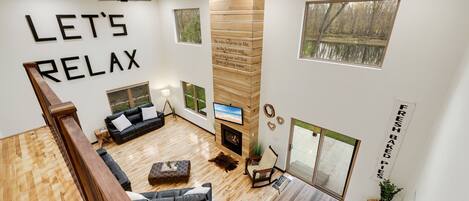 Televisión, chimenea