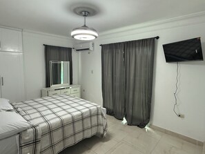 3 عدّة غرف نوم وواي فاي وملاءات أسرّة