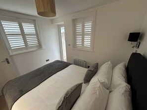 1 bedroom, iron/ironing board, WiFi, bed sheets - 59 Whitstable -  One Bedroom Ground Floor Flat (Whitstable)