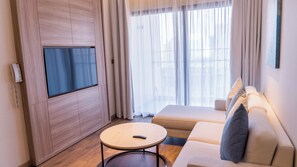 Living area - A La Carte 2-Bedroom Apartment with Stunning City View (Thành phố Hạ Long)