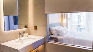 2 habitaciones, tabla de planchar con plancha y wifi