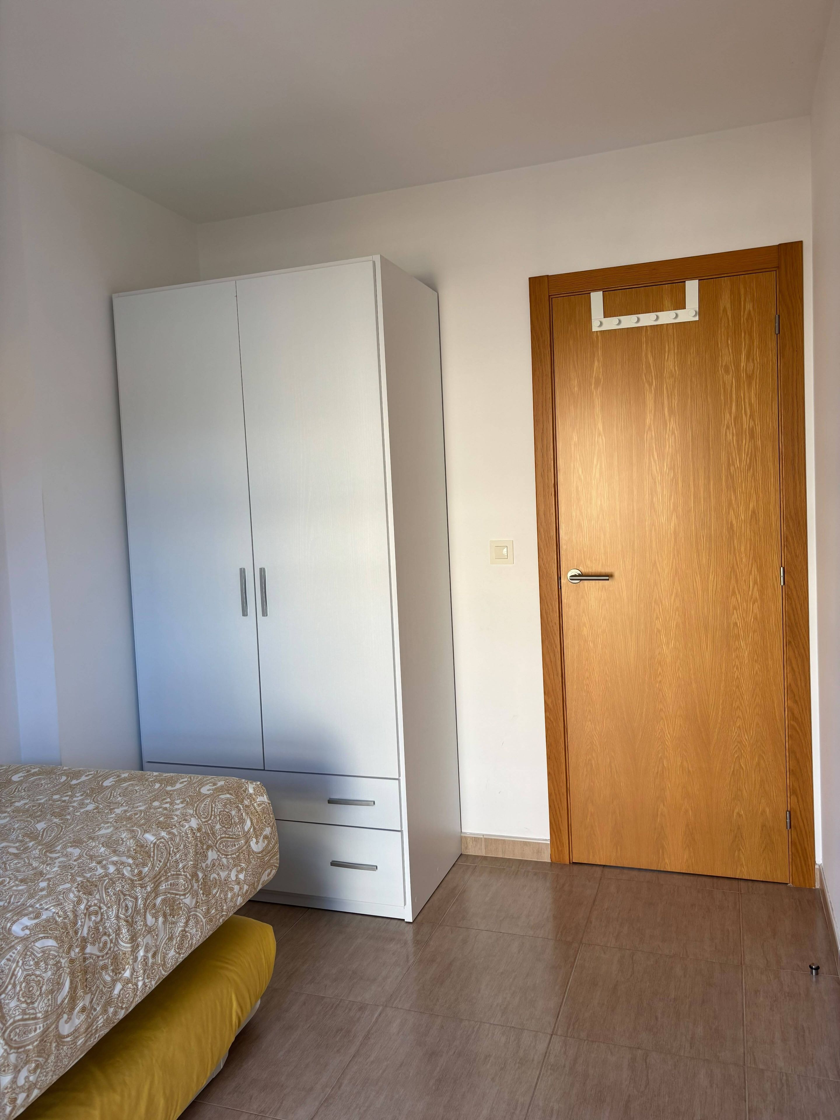 Cama,Foto de toda la habitación