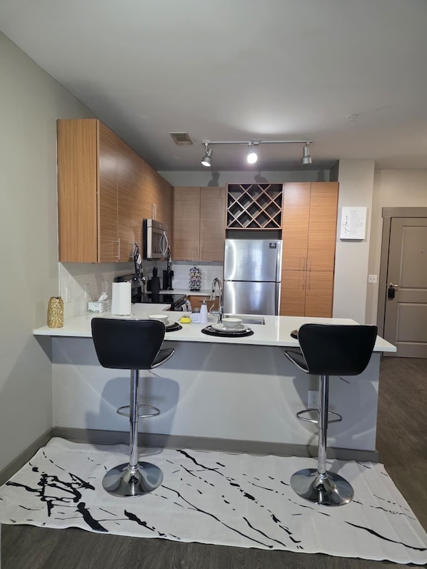 Microwave, oven, stovetop, dishwasher