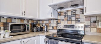 Family frieindly house in richmond hill 7beds