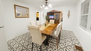 Dining - Spacious Family Retreat  2 Indoor Fireplaces + Volleyball Fun! (Flat Rock)