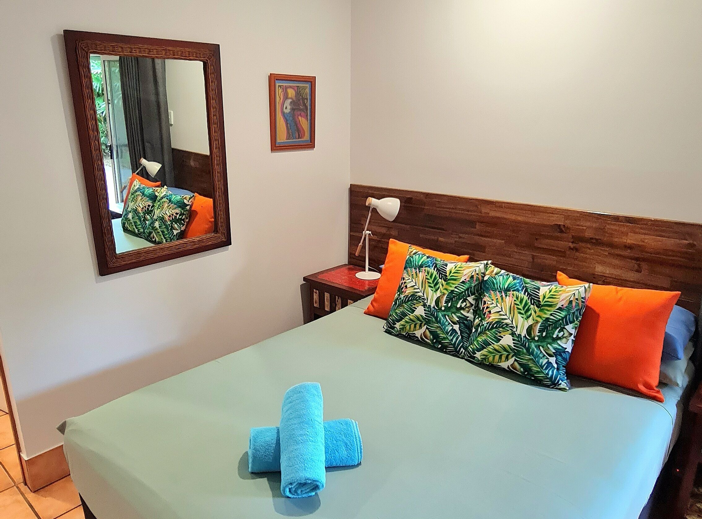 Hypo-allergenic bedding, free WiFi