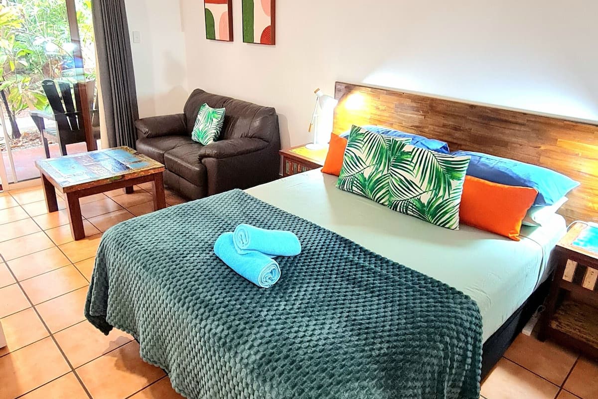 Double Room, Patio, Garden View | Hypo-allergenic bedding available, WiFi (free)
