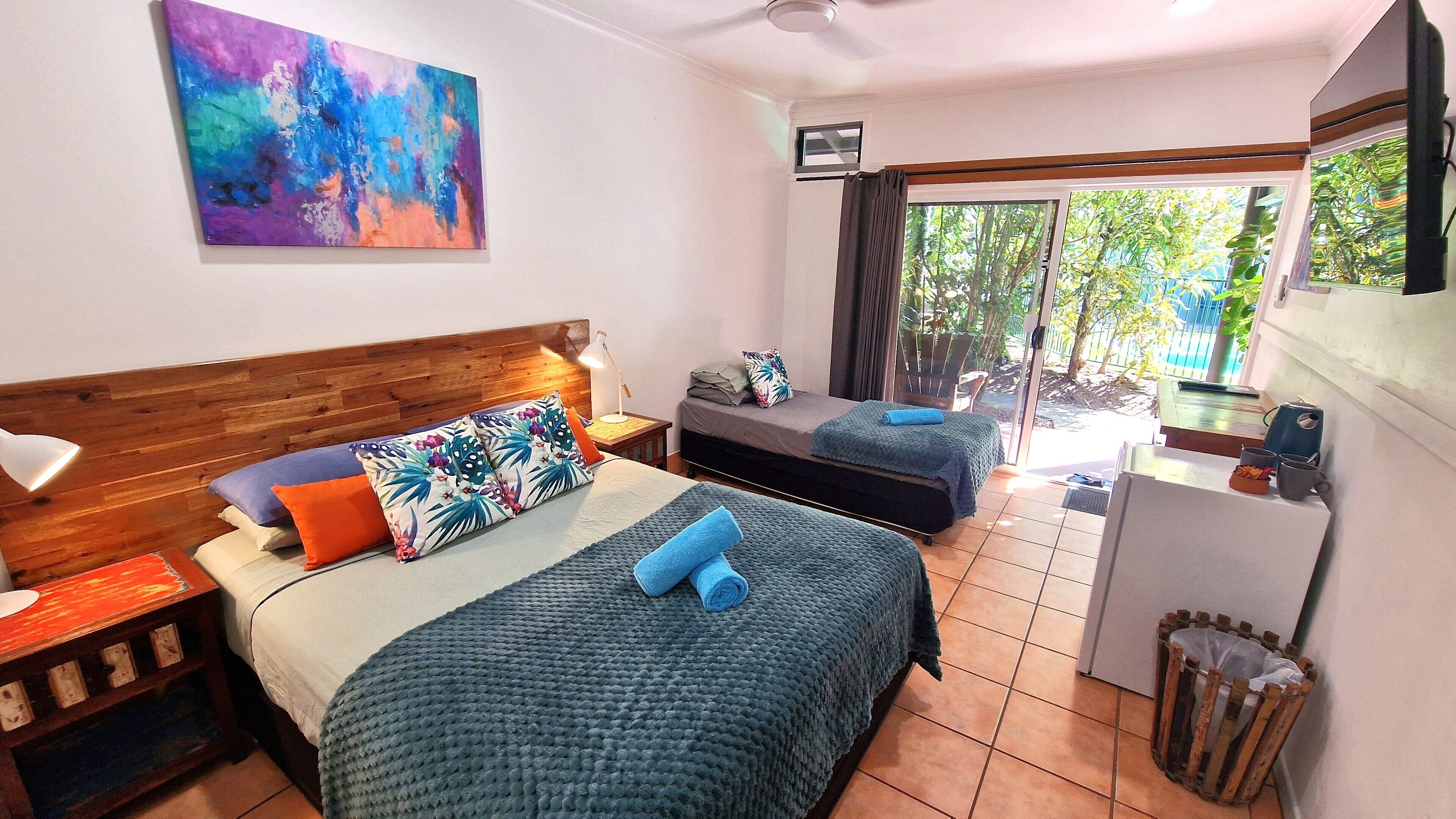 Hypo-allergenic bedding, free WiFi