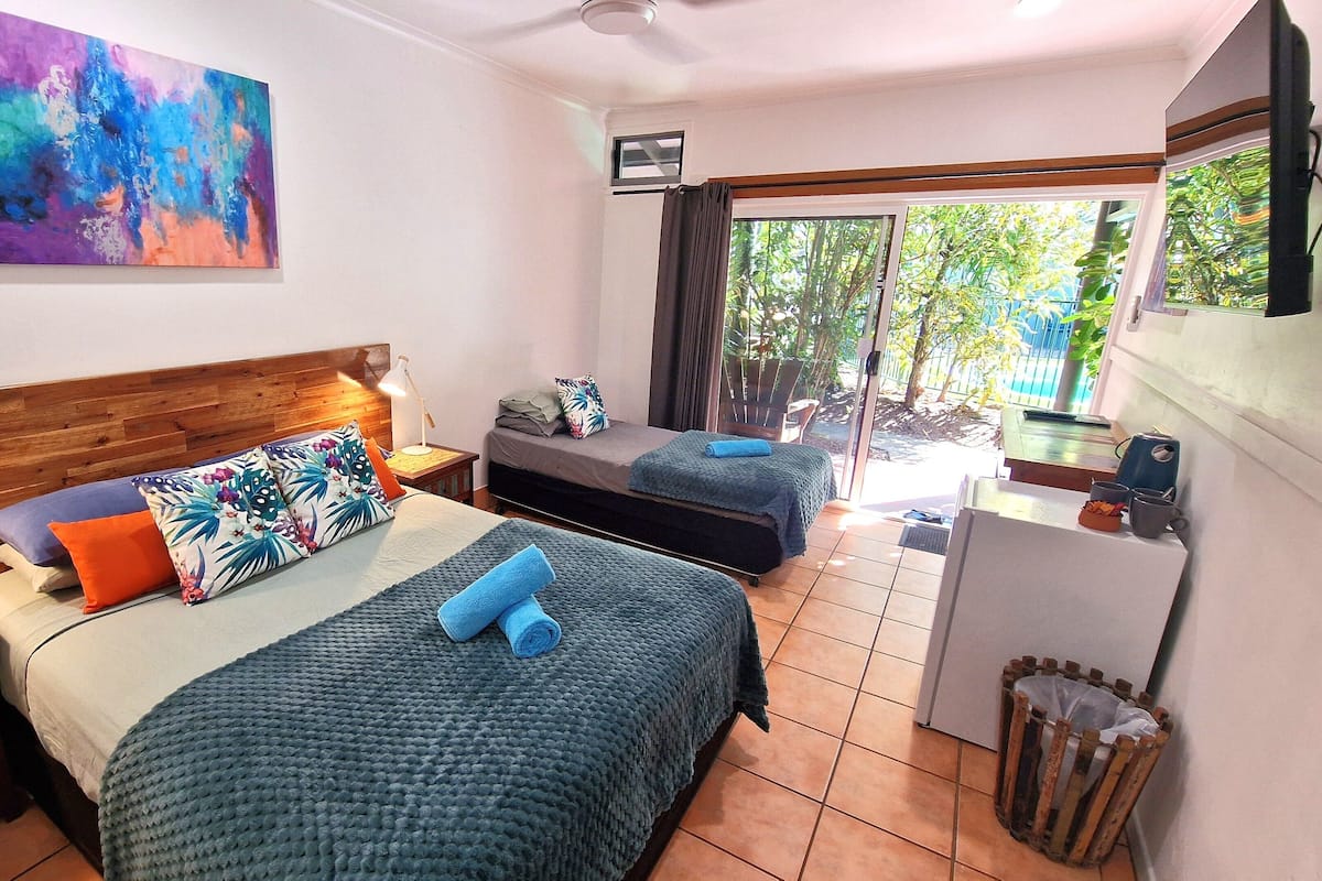 Double or Twin Room, Patio, Garden View | Hypo-allergenic bedding available, WiFi (free)
