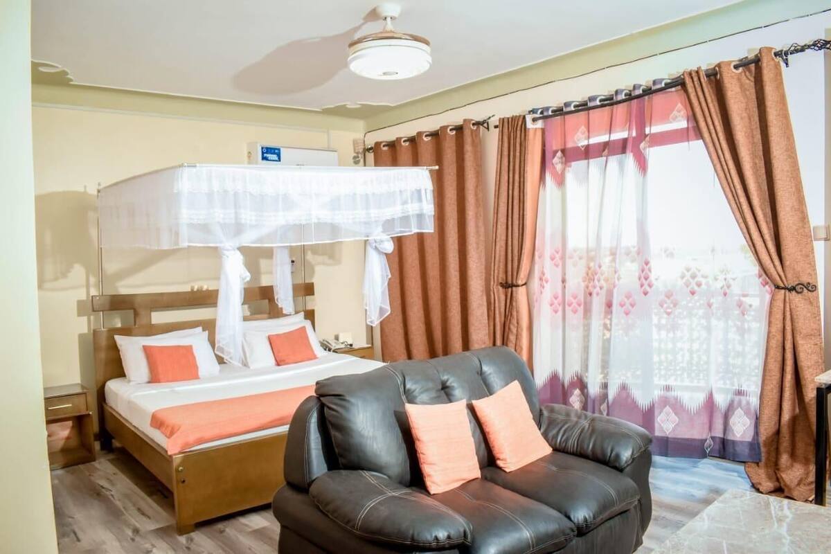 Deluxe Double Room, City View | WiFi (free), bed sheets