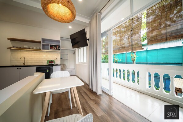 Studio Suite, Balcony, Garden View | View from room