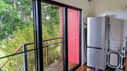 Short term accommodation farm stay on Tinaroo Dam