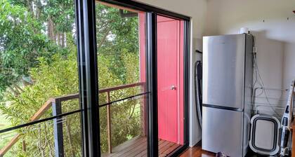 Short term accommodation farm stay on Tinaroo Dam