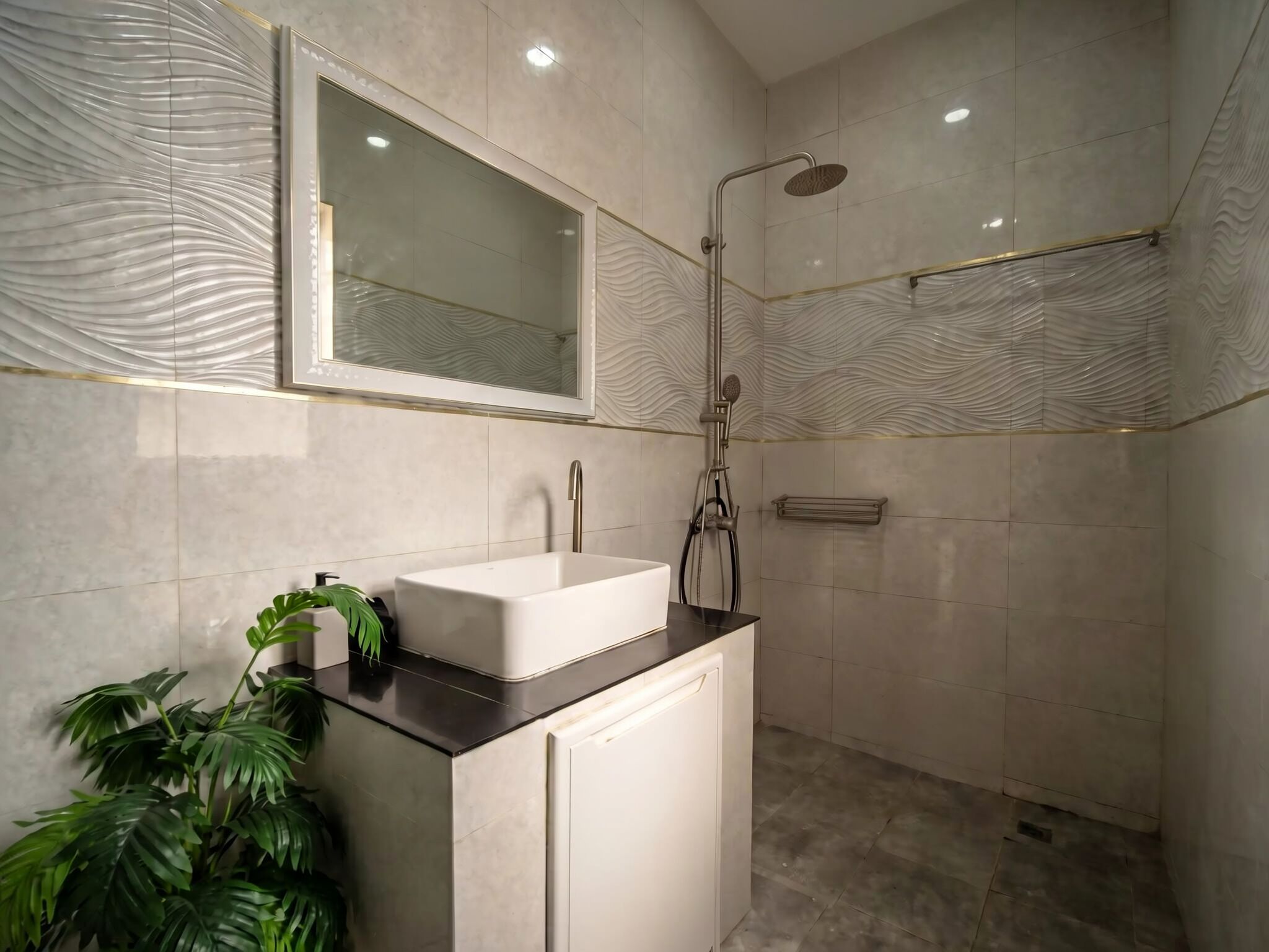 Shower, towels, soap, toilet paper