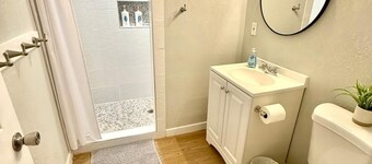 Centrally located charming 1-bedroom house in Mesquite