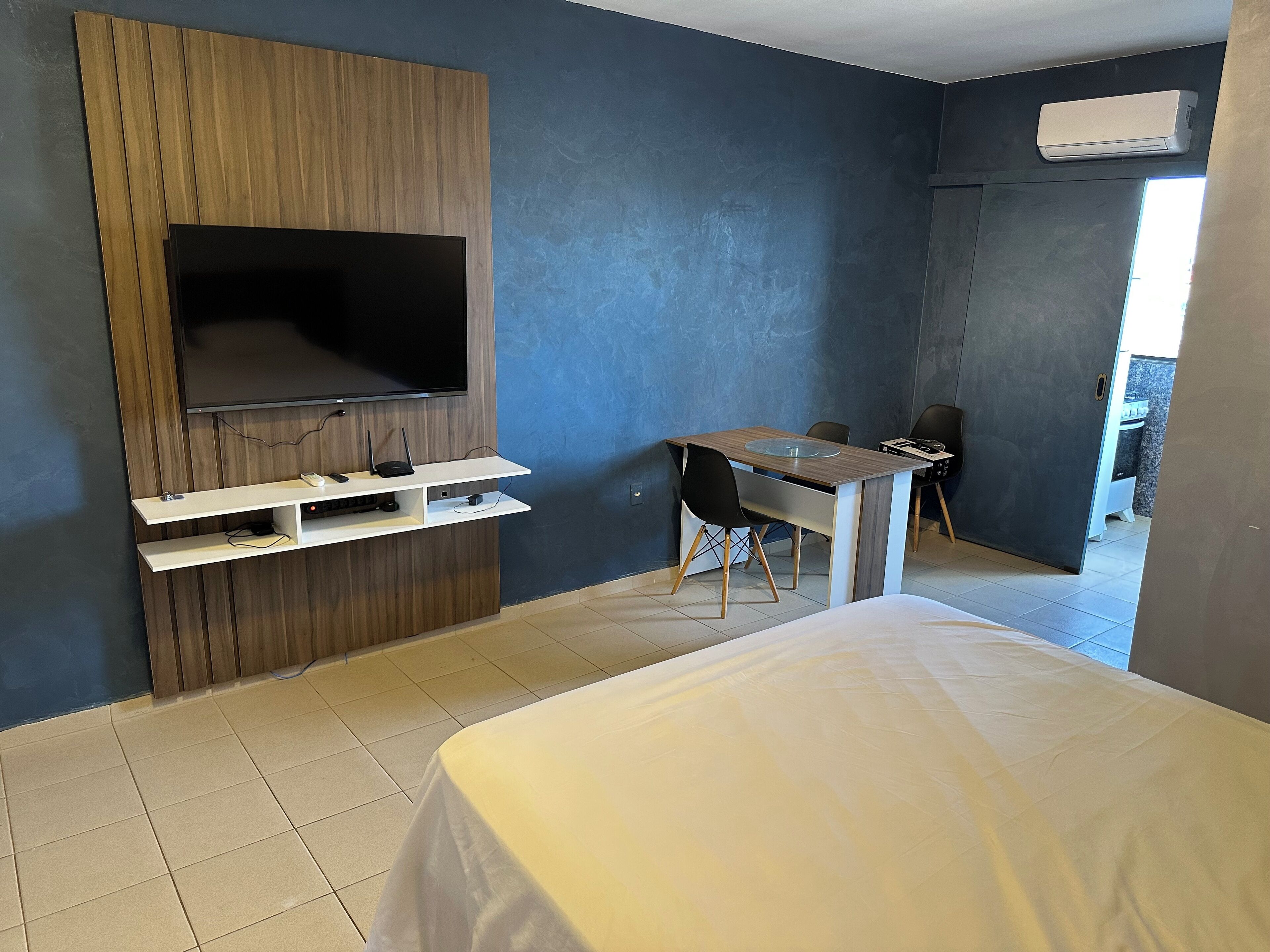 1 bedroom, desk, free WiFi, bed sheets