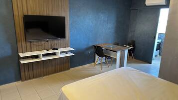 1 quarto, escrivaninha, Wi-Fi de cortesia, roupa de cama