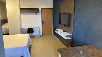 1 quarto, escrivaninha, Wi-Fi de cortesia, roupa de cama