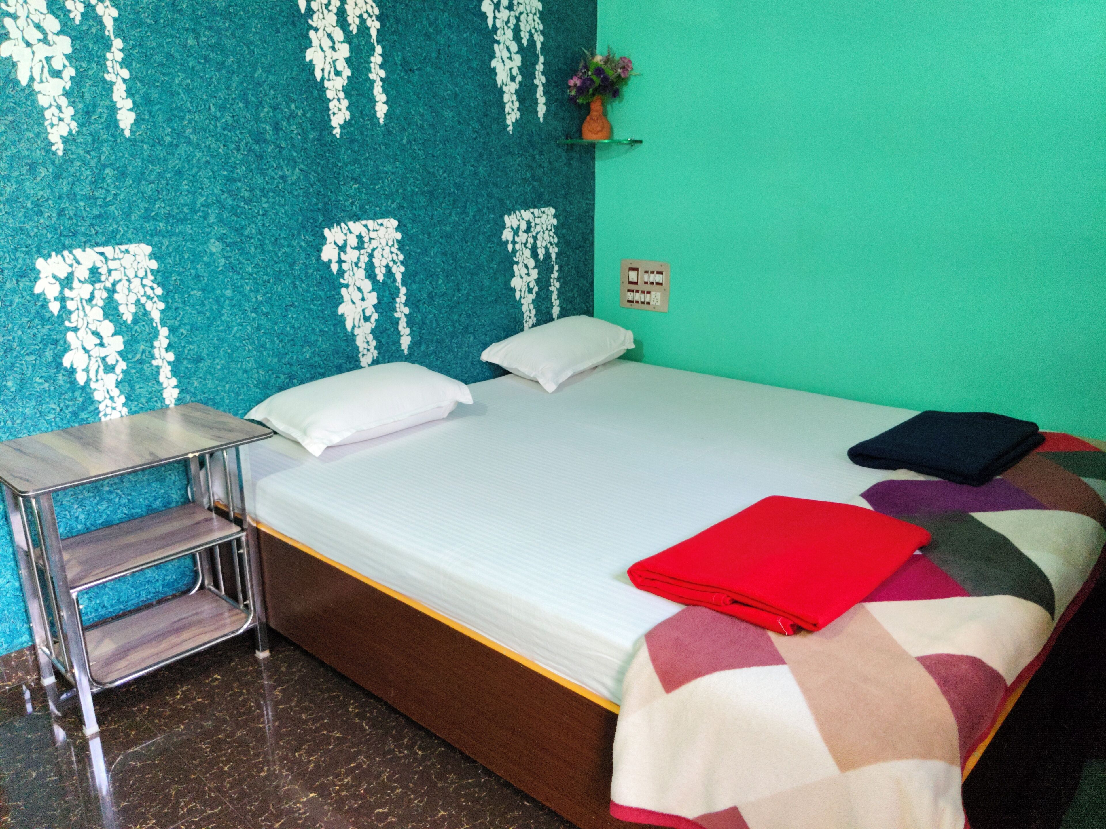 2 عدّة غرف نوم وواي فاي وملاءات أسرّة