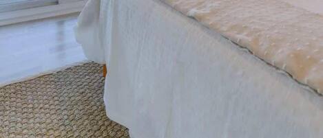 2 bedrooms, desk, iron/ironing board, travel cot