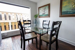 Dining - Sojourn on the Bay |Beachside | 1 BR (Norfolk)