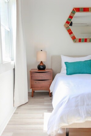 1 bedroom, iron/ironing board, travel cot, WiFi - Sojourn | Bayside | 1 Bedroom (Norfolk)