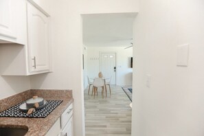 Dining - Sojourn | Bayside | 1 Bedroom (Norfolk)