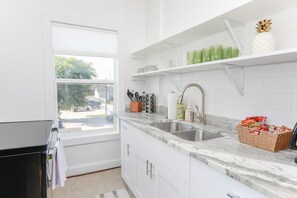 Fridge, microwave, oven, stovetop - Sojourn Beach Front Escape Balcony & Beach Access (Norfolk)