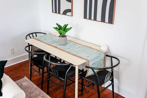Dining - Sojourn | Beach Front Escape | 3 BR (Norfolk)