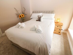 3 bedrooms, individually decorated, individually furnished, free WiFi - Peace Cottage (Darlington)