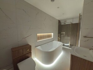 Shower - Peace Cottage (Darlington)