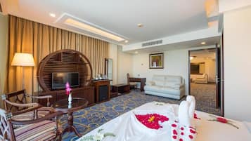 Honeymoon Suite | Free WiFi, bed sheets