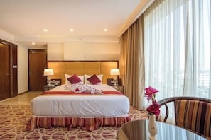 Desk, free WiFi, bed sheets - Grand Palace Sylhet (Sylhet)