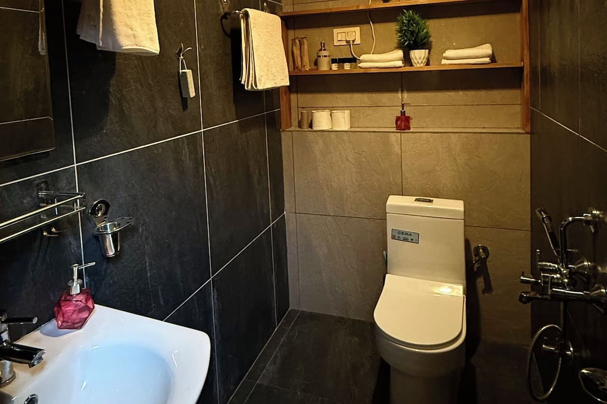 Basic dubbelrum eller tvåbäddsrum - utsikt mot bergen | Vardagsrum