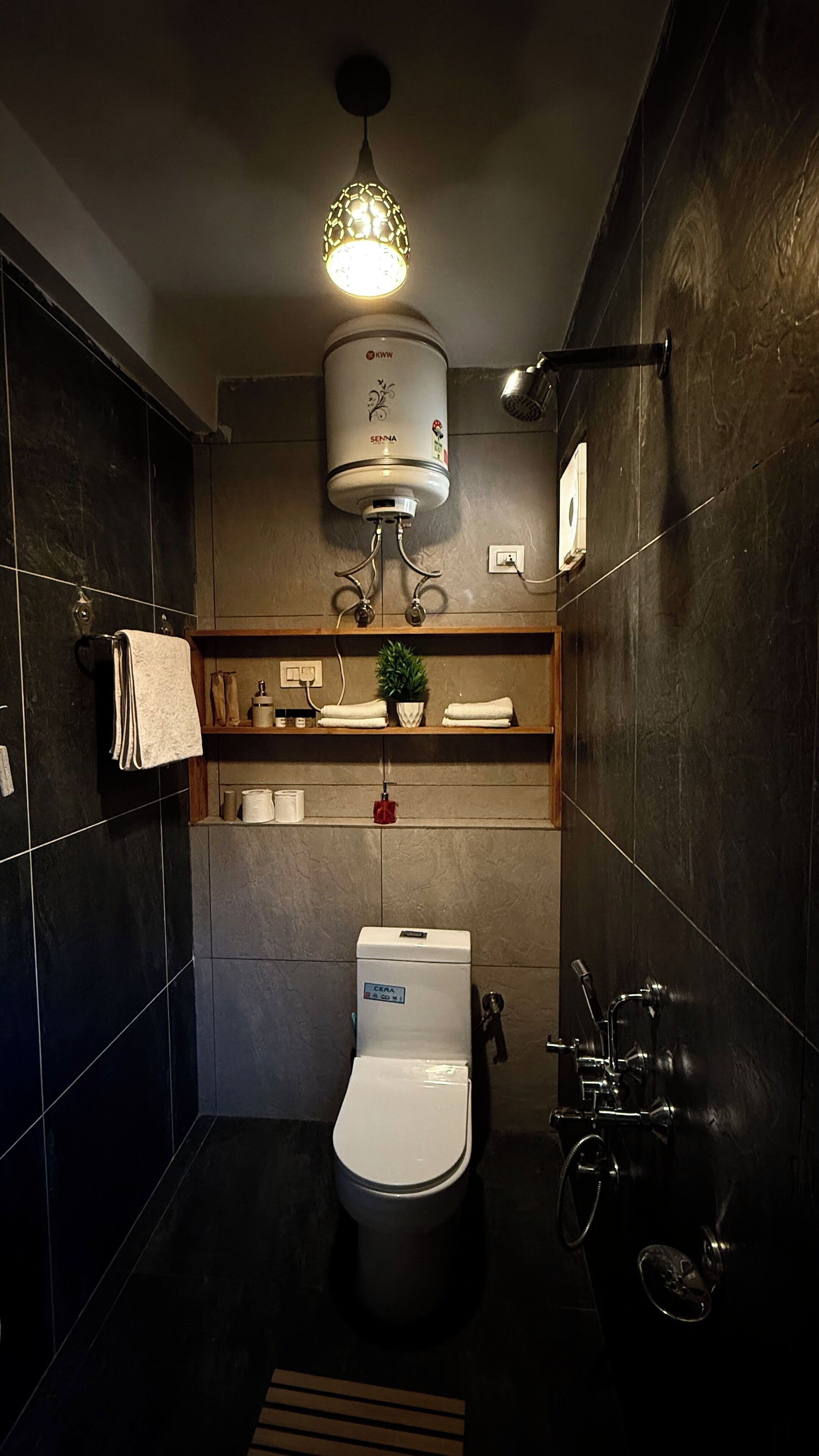 Habitación básica con 1 cama doble o 2 individuales, vistas a la montaña | Zona de estar