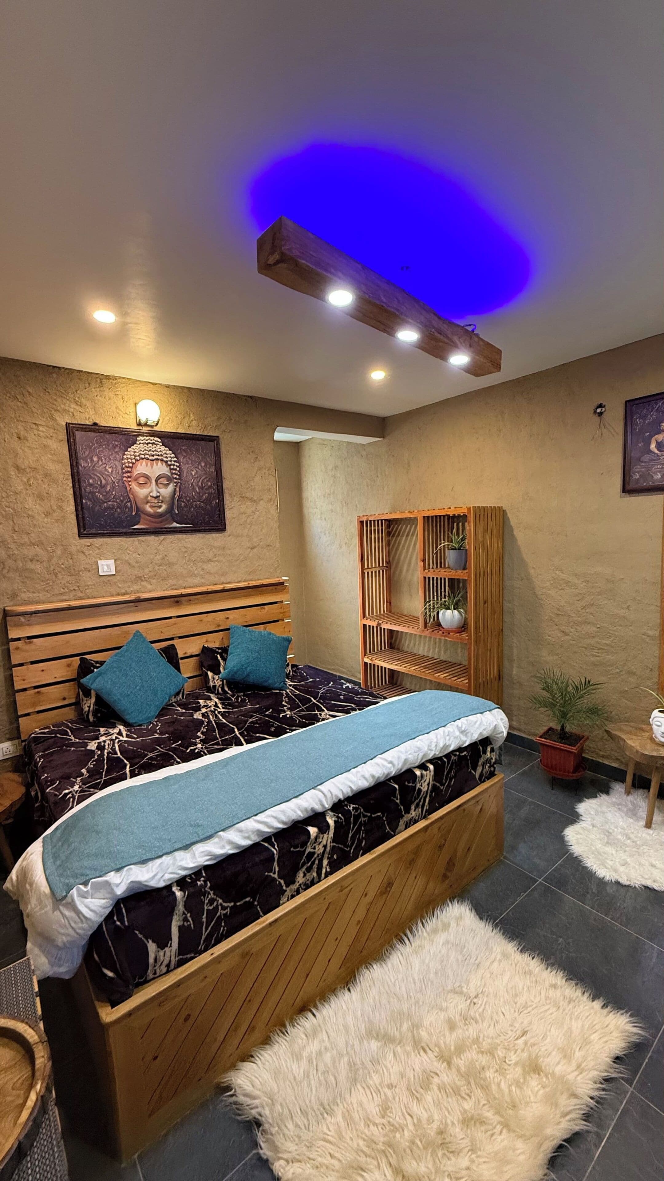 Basic Double or Twin Room, Mountain View | Living area