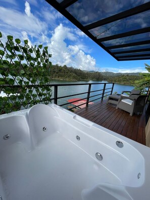 Luxury Cabin, Mountain View | Private spa tub - Glamping Boreal (Guatapé)