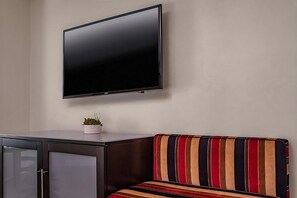 Interior - Elegant Room Near MIT, Harvard & Faneuil Hall (Cambridge)