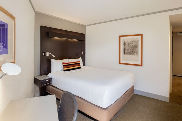 1 habitación, tabla de planchar con plancha, wifi gratis y ropa de cama